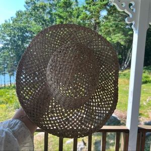 Lack of color straw wide brim hat